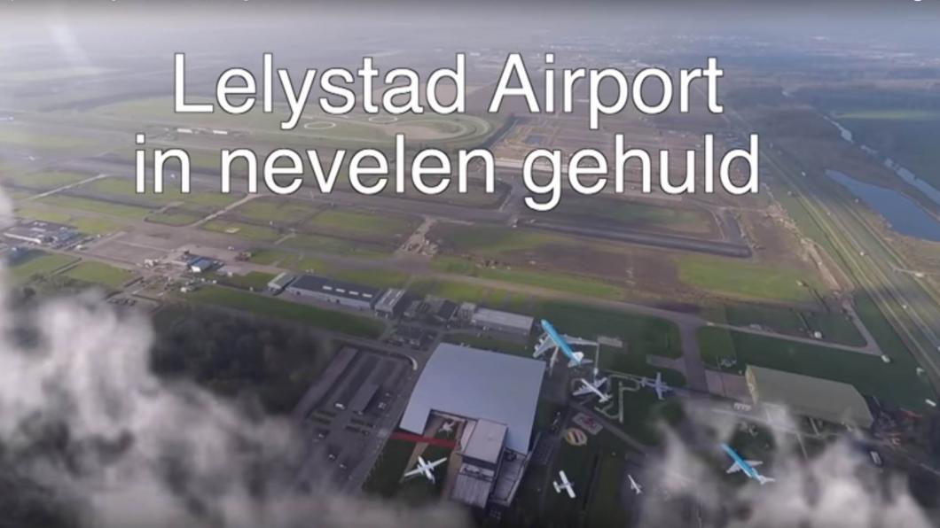 Lelystad Aiport in nevelen gehuld.jpg